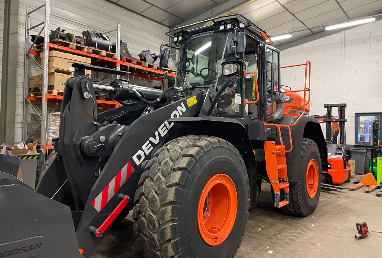 DL320-7 – Develon Auction
