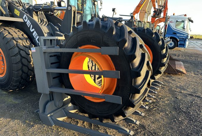 Foldable Silage Fork for DL280